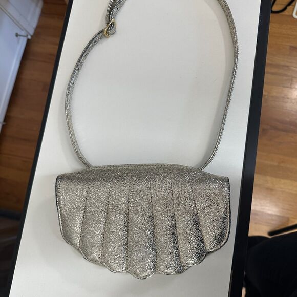 C.A.B. Gold-Silver Shimmer Clam Shell Design Fabric Shoulder Strap Snap Close - Picture 11 of 13